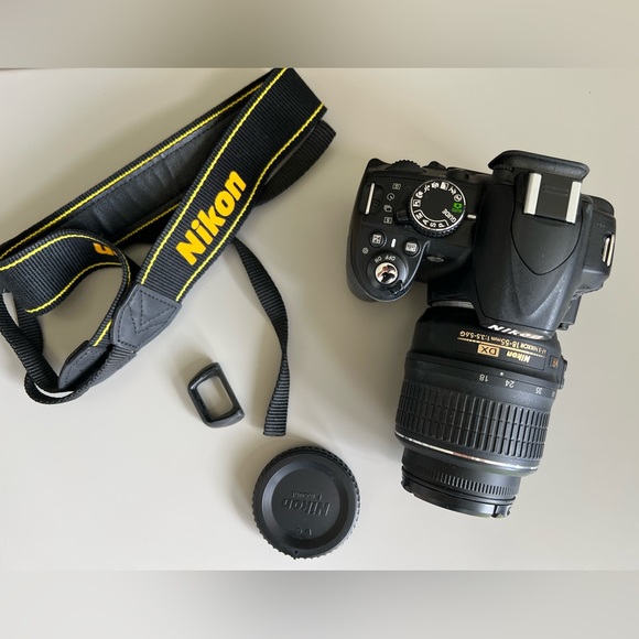 Nikon D3100 Camera with lens. AF-S Nikkor 18-55mm DX. With battery & barely used - Picture 1 of 3